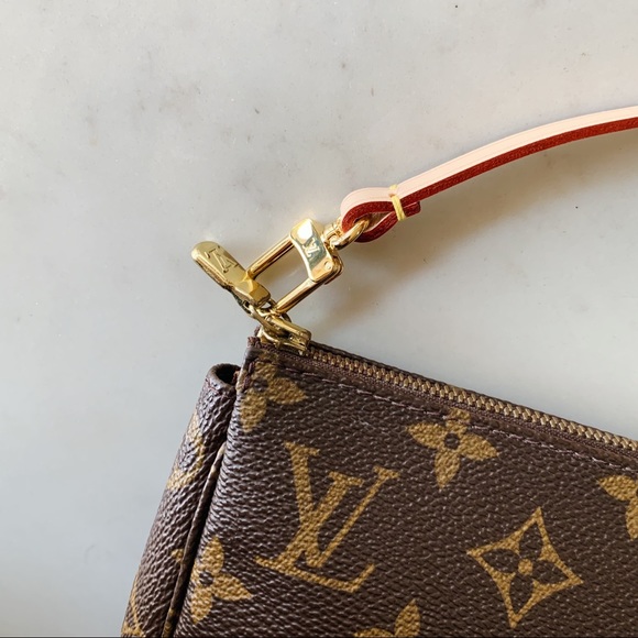 *SOLD* Louis Vuitton Pochette - Picture 5 of 12